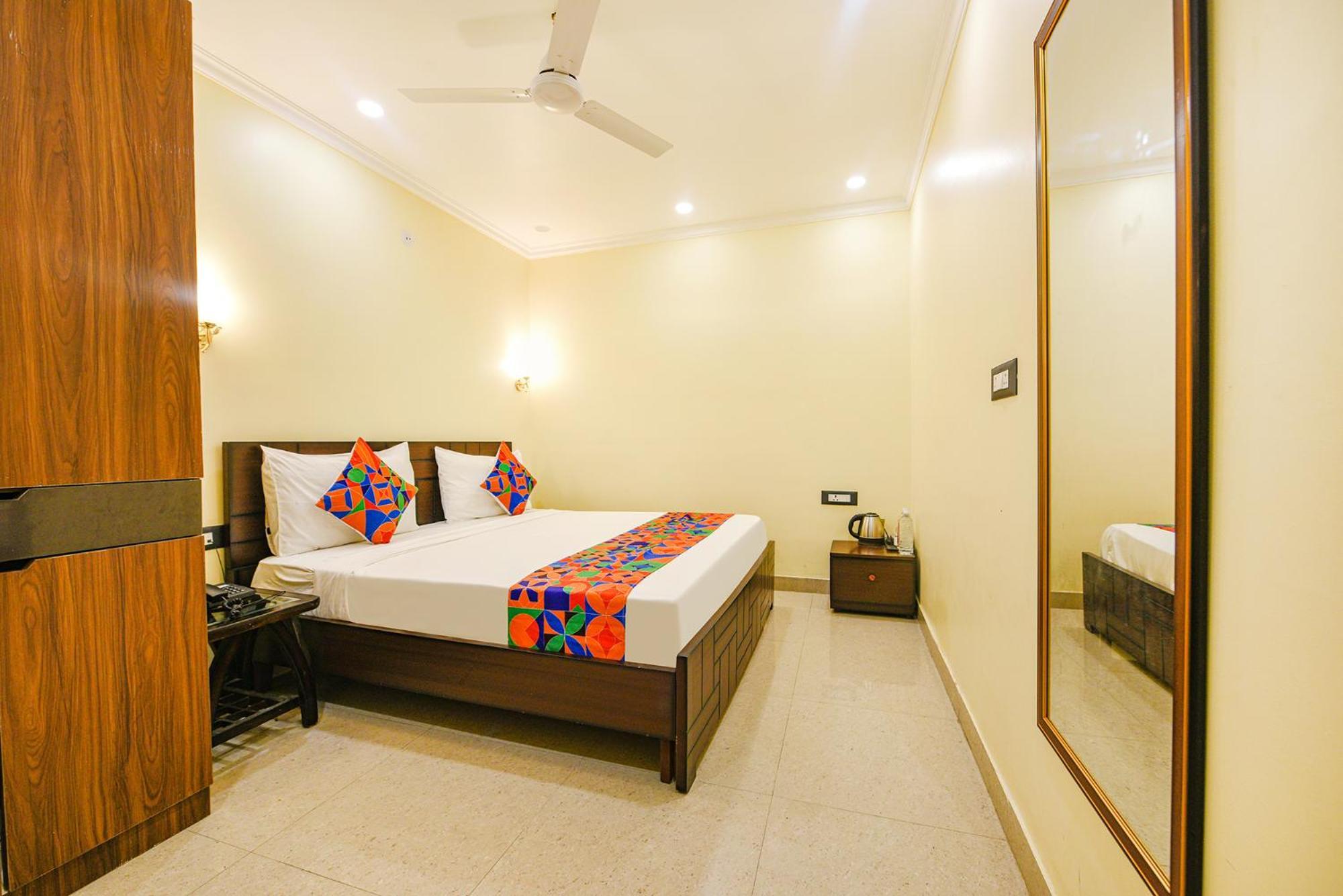 Fabhotel Prime Apple Tree Residency New Delhi Exterior photo