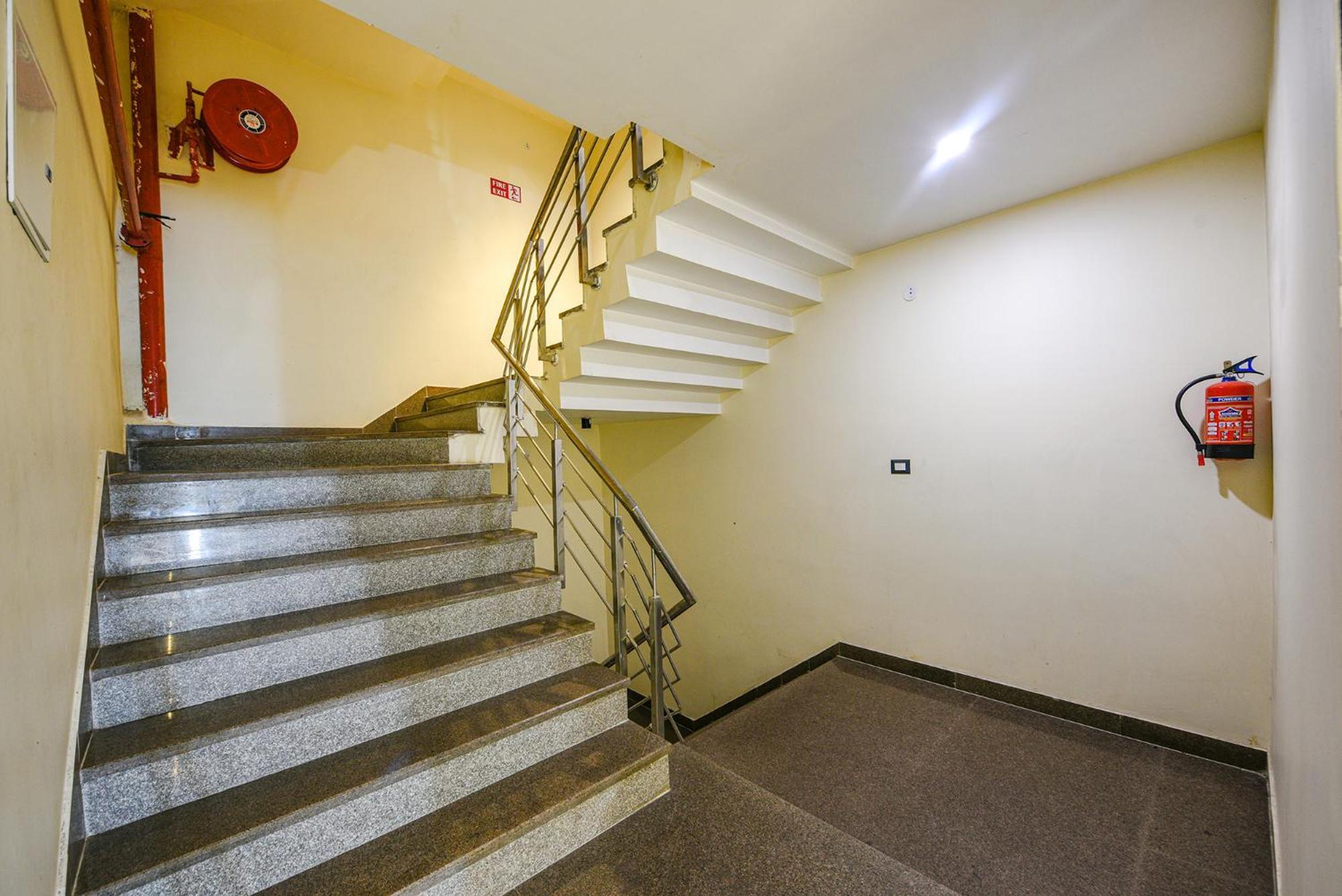 Fabhotel Prime Apple Tree Residency New Delhi Exterior photo