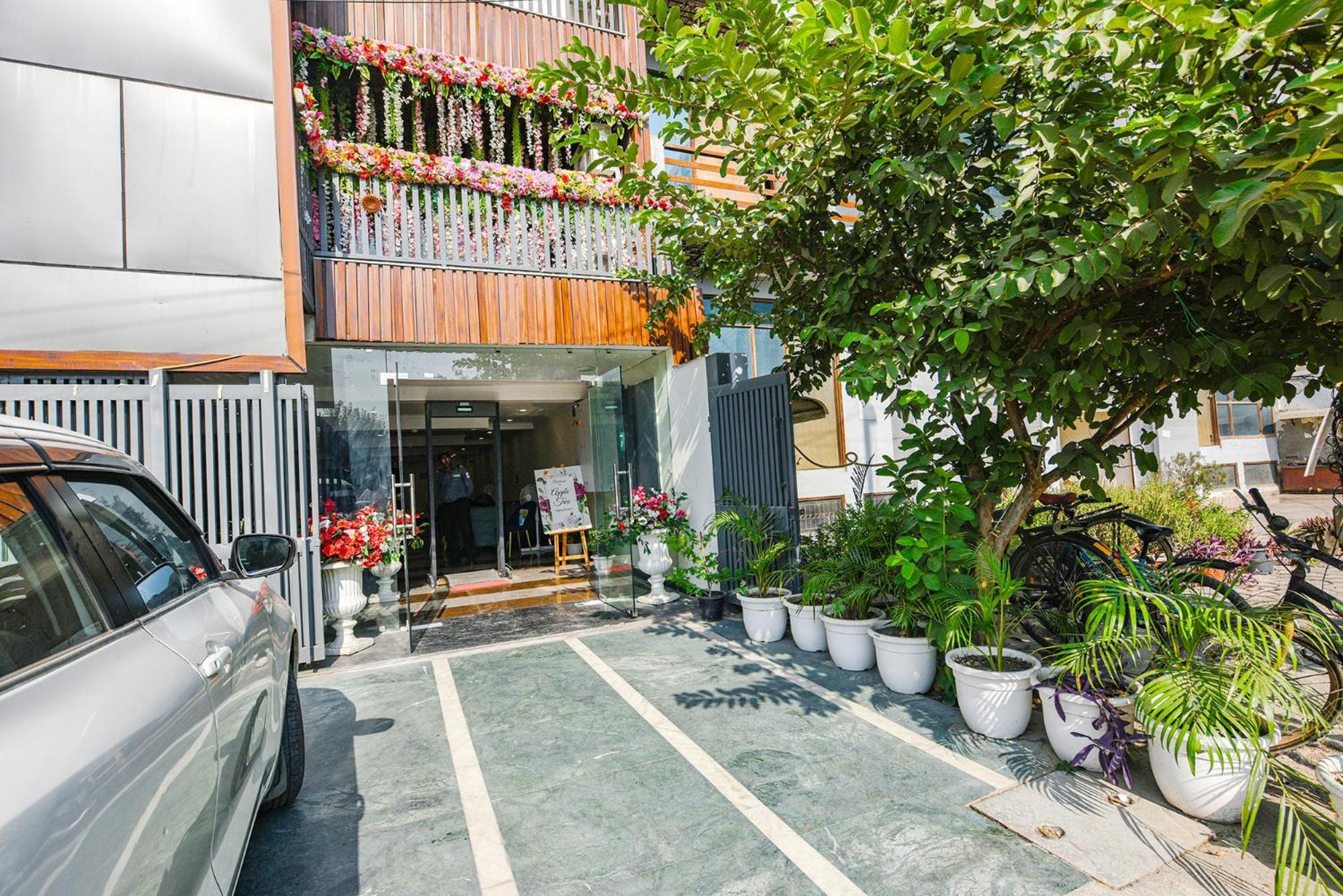 Fabhotel Prime Apple Tree Residency New Delhi Exterior photo