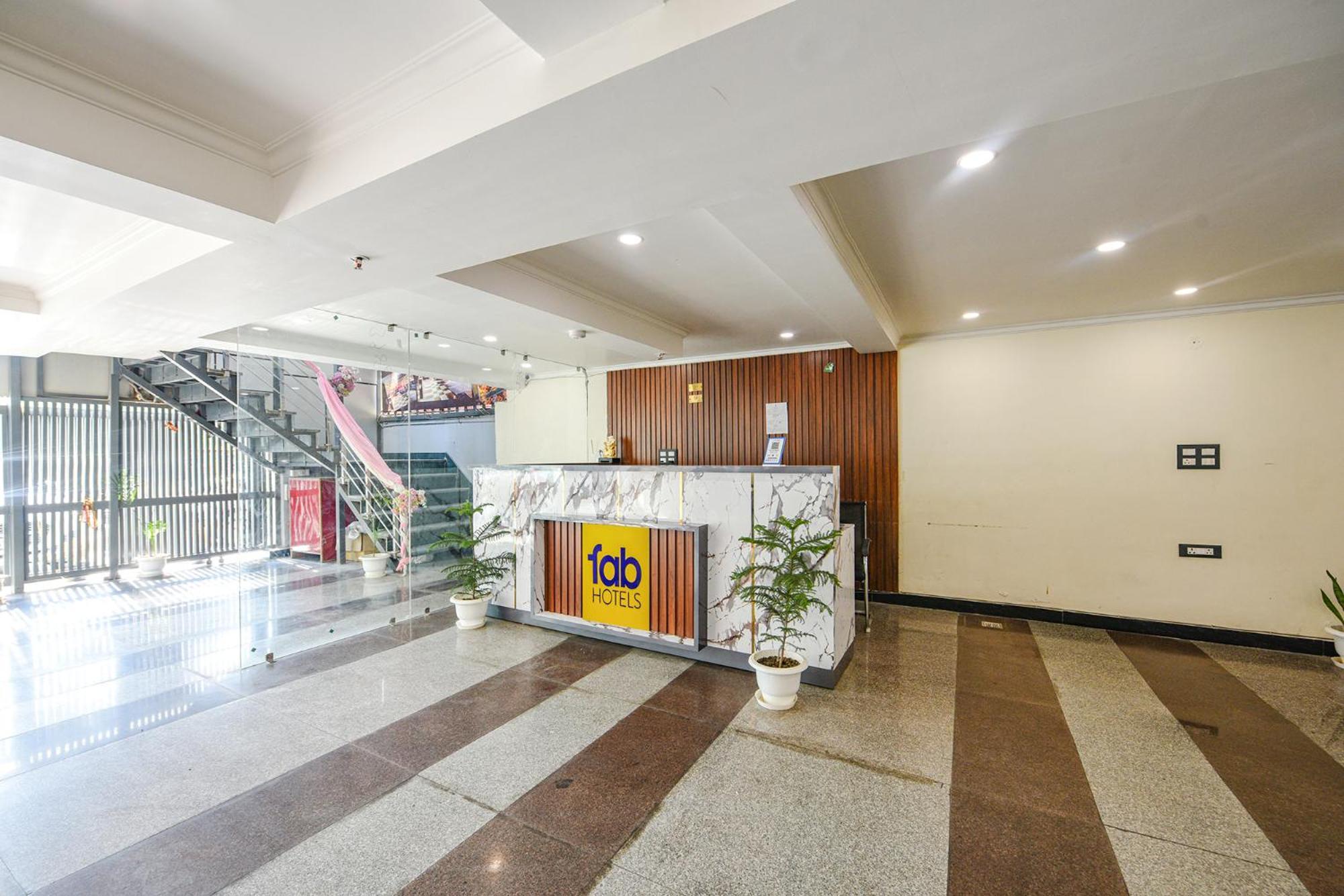 Fabhotel Prime Apple Tree Residency New Delhi Exterior photo